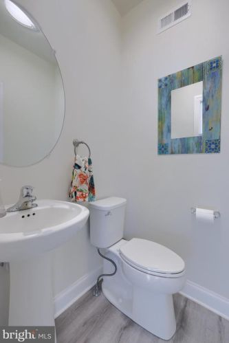 710 Hornblende Ave, Kennett Sq PA  19348-3638 exterior