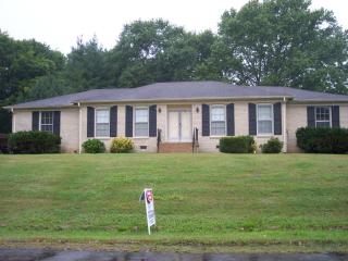 7212 Willow Creek Dr, Nashville, TN 37221-3425