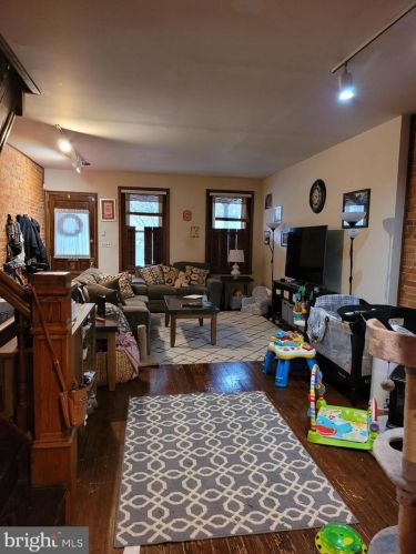 1333 Clayton St, Wilmington DE  19806-4003 exterior