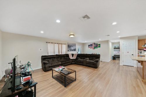 15 B St, West Frost Proof, FL 33843-0019