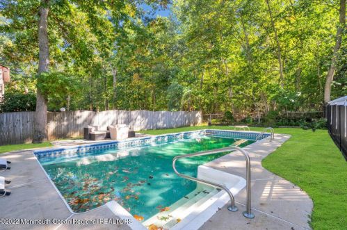 175 White Rd, Jackson Twp NJ  08527-5012 exterior