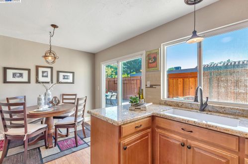 1634 Calle Santa Anna, Pleasanton CA  94566-5927 exterior