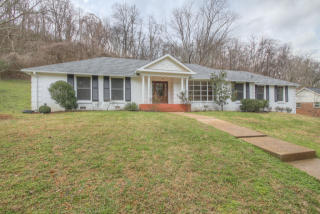 6690 Clearbrook Dr, Nashville, TN 37205-3945