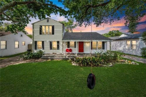 3217 Lawnview St, Corpus Christi, TX 78404-2427