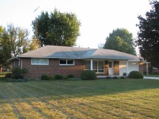 8 Meadowlawn Dr, Arcanum, OH 45304-1412