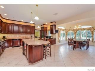 23 Mount Holly Dr, Rye NY  10580-1858 exterior