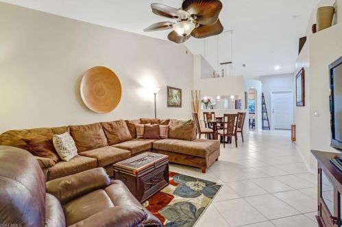 6635 Huntington Lakes Cir, Naples, FL 34119-8013