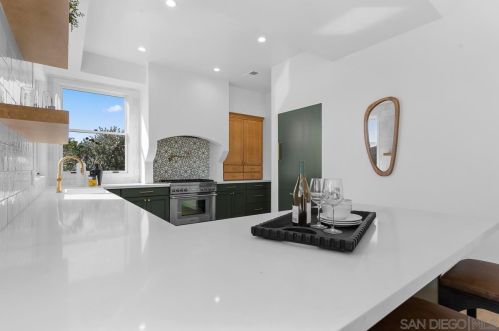 1533 Beryl St, San Diego CA  92109-2106 exterior