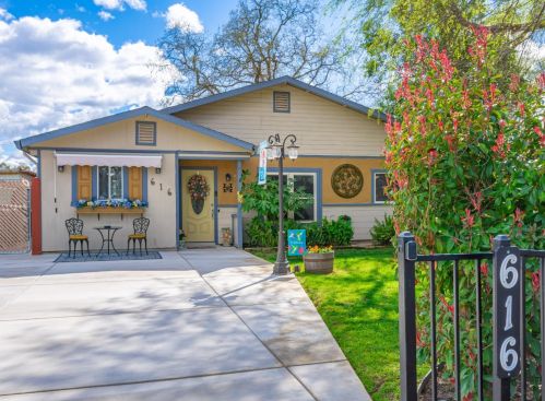 616 Q St, Rio Linda, CA 95673-1427