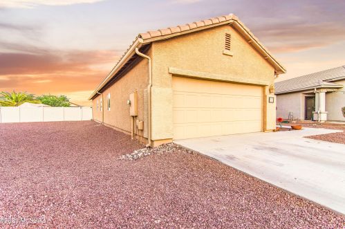 34463 Corral Dr, Red Rock, AZ 85145-6033