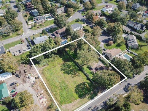927 Hawkins Ave, Lake Grove, NY 11755-1604