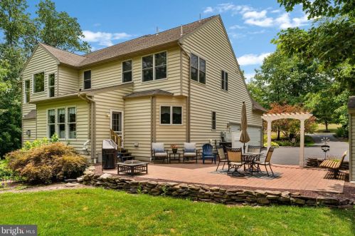 185 Clover Ln, Perkiomenville PA  18074-9485 exterior