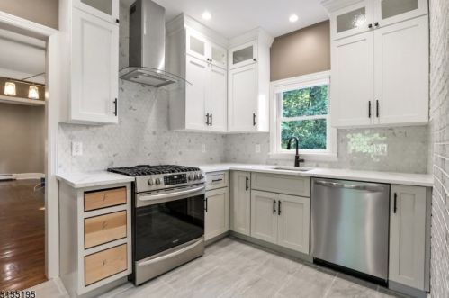 200 Mtn Way, Greystone Park NJ  07950-1905 exterior