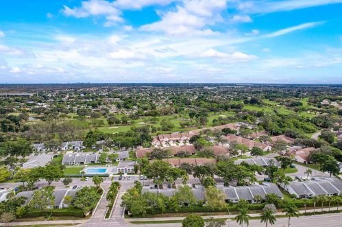 104 Sunshine Blvd, West Palm Beach FL  33411-1208 exterior