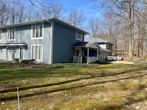 4149 Bristol Ln, New Castle, PA 16105-4456