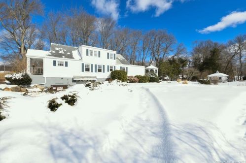 7 Straitsville Rd, Waterbury, CT 06712-1524