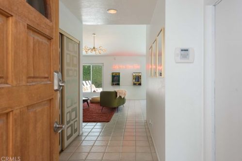 3670 Mesquite Ave, Palm Springs CA  92264-3400 exterior