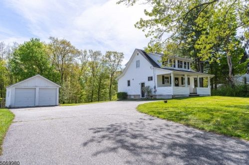 286 Germantown Rd, West Milford NJ  07480-2407 exterior