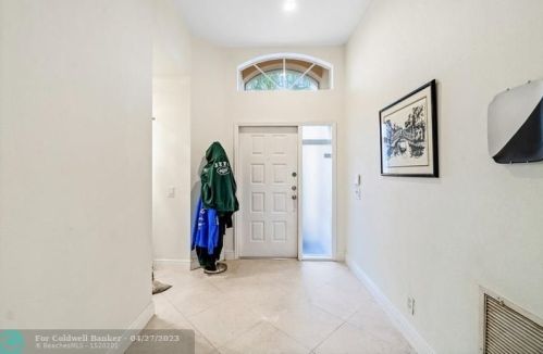 9796 Lemonwood Dr, Boynton Beach FL  33437-5452 exterior