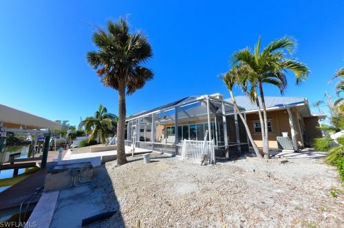 330 Madison Ct, Fort Myers Beach FL  33931-3642 exterior