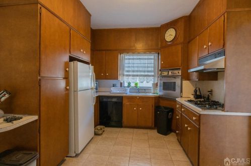 468 Brace Ave, Perth Amboy NJ  08861-3152 exterior