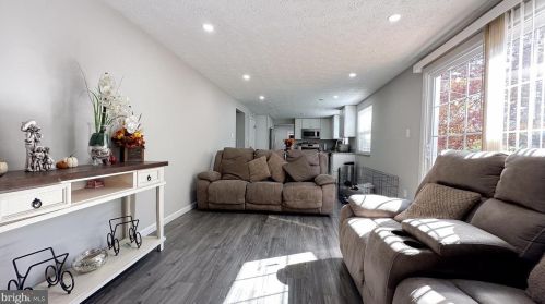 105 Appletree Dr, Leesburg VA  20176-4507 exterior