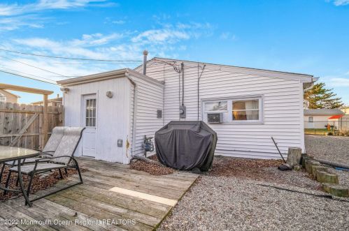 1412 Tamiami Rd, Lacey NJ  08731-5038 exterior