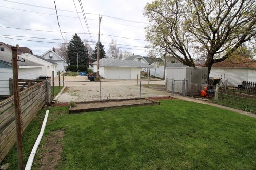 2128 58, Milwaukee WI 53219-1540 exterior