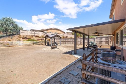 34122 Camelina St, Lake Elsinore CA  92532-2957 exterior