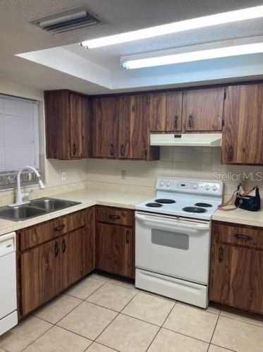 5022 Muriel Ln, New Port Richey, FL 34653-4825