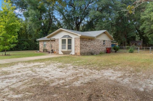 5866 Ironwood Dr, Milton, FL 32583-1715