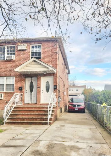 14415 222 St, Jamaica NY  11413-3457 exterior