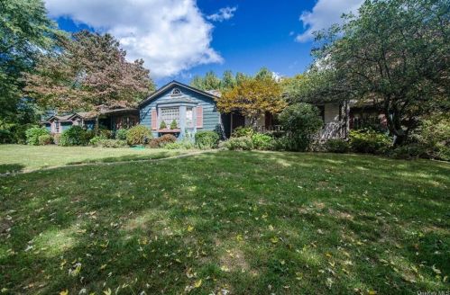 145 Cramer Rd, Poughkeepsie, NY 12603-6311
