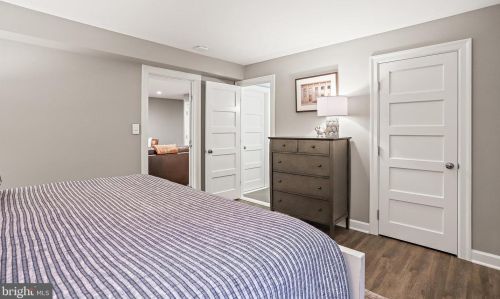 810 Hickory Vale Ln, Great Falls VA  22066-2810 exterior