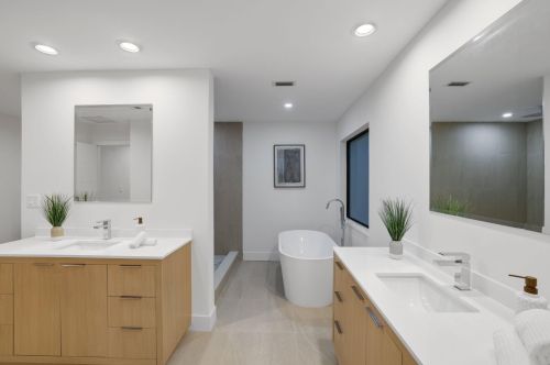 4315 Lakewood Dr, Delray Beach FL  33445-9004 exterior