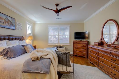 2864 Westport Cir, Valley Home CA  95361-8162 exterior