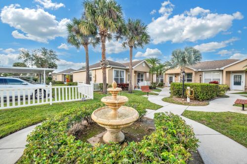 565 San Remo Cir, Fort Pierce, FL 34986-1721