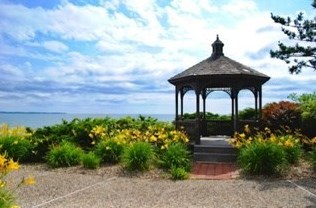 1 Seal Harbor Rd, Winthrop MA  02152-1049 exterior