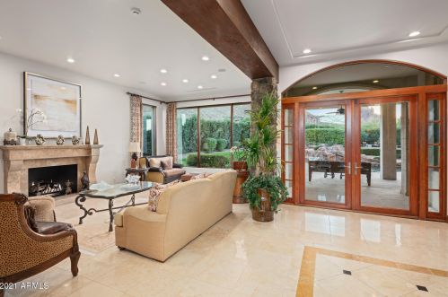 5909 Solcito Ln, Scottsdale AZ 85250-5514 exterior