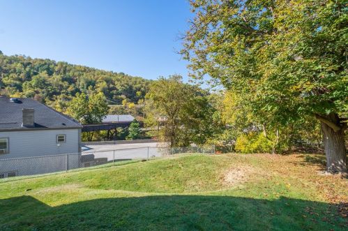 683 1st Ave, Bridgeville PA  15017-1341 exterior