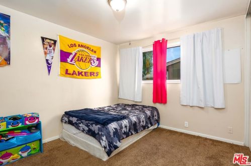 44025 Date Ave, Lancaster CA  93534-4425 exterior