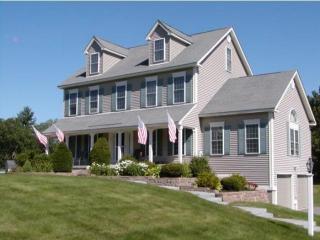 3 Checkerberry Ln, Londonderry, NH 03053-2287