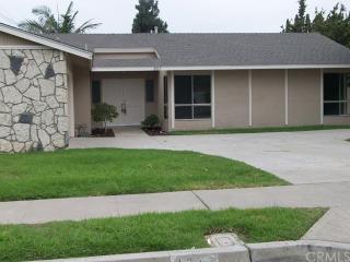 3217 Juniper Ave, Orange, CA 92867-7571