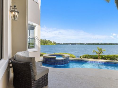 5510 Hbr Vlg Dr, Vero Beach FL  32967-7369 exterior