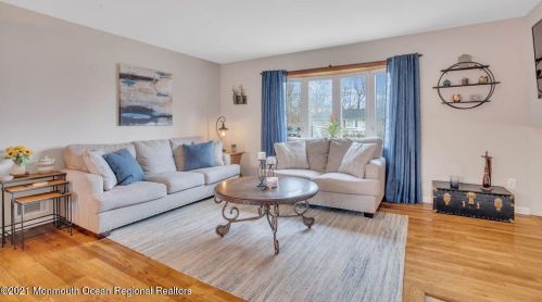 6 Wyoming Dr, Jackson Twp NJ  08527-1543 exterior