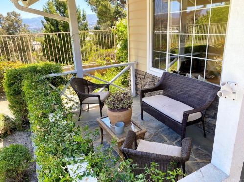 23276 Sherwood Pl, Santa Clarita, CA 91354-2440