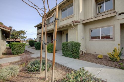 2128 Mount Vernon Dr, Modesto, CA 95350-6212