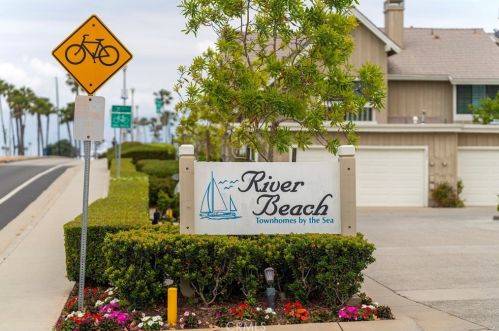 309 Regatta Way, Seal Beach CA  90740-5985 exterior