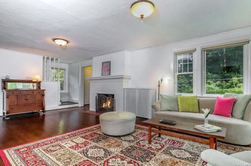 1179 Post Rd, Scarsdale NY  10583-2023 exterior