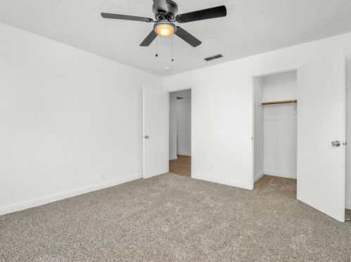 855 Mount Whitney Ave, Laton CA  93242-9724 exterior